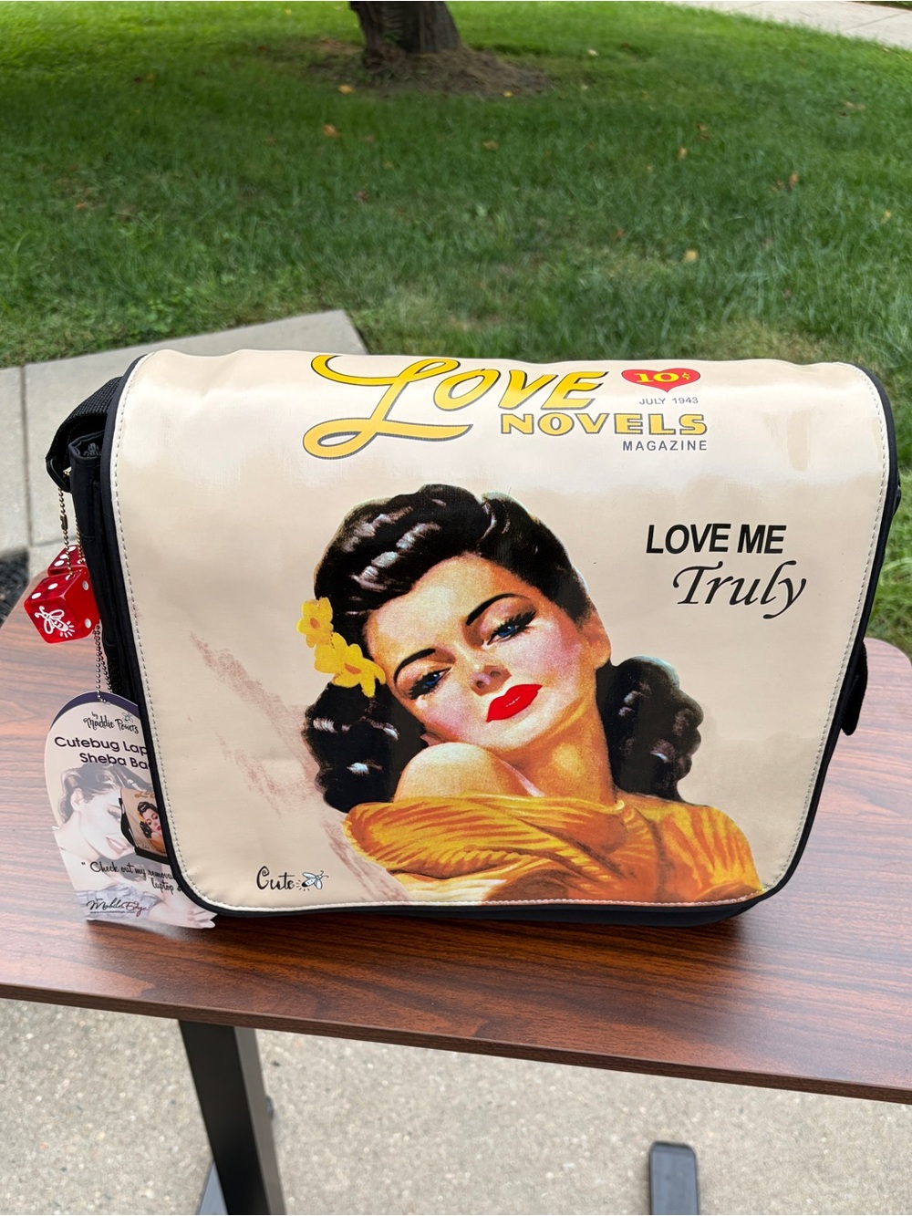 Mobile Edge Maddie Powers Sheba 14.1 Laptop Bag Retro Pinup NWT